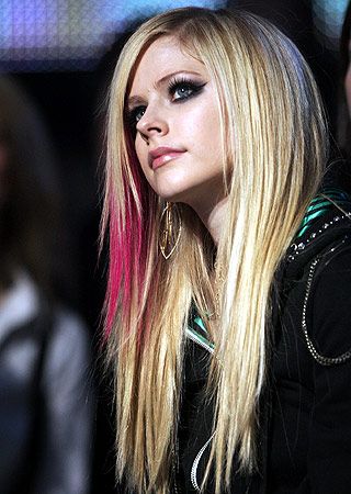 avril-lavigne-gal-fhm08.jpg